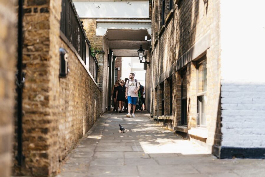 London: Historic Pubs of Central London Walking Tour - Key Things You’ll Notice on This London Pub Tour