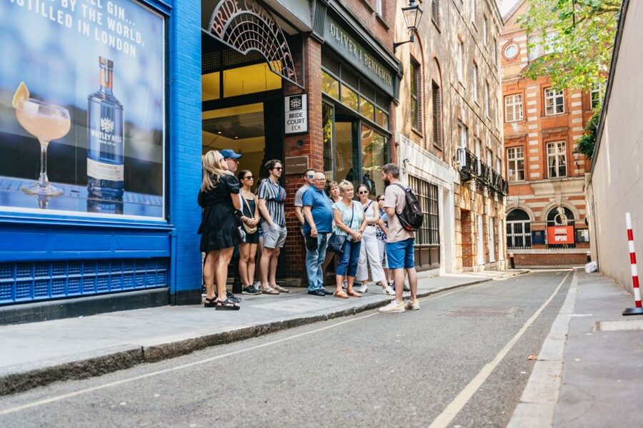 London: Historic Pubs of Central London Walking Tour - A London Historic Pub Walk That Makes Streets Feel Like Stories