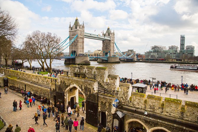 London In One Day Tour with River Cruise & London Eye Option - St Paul’s Cathedral Fast-Track Entry and a Guided Walk to Make the Dome Click