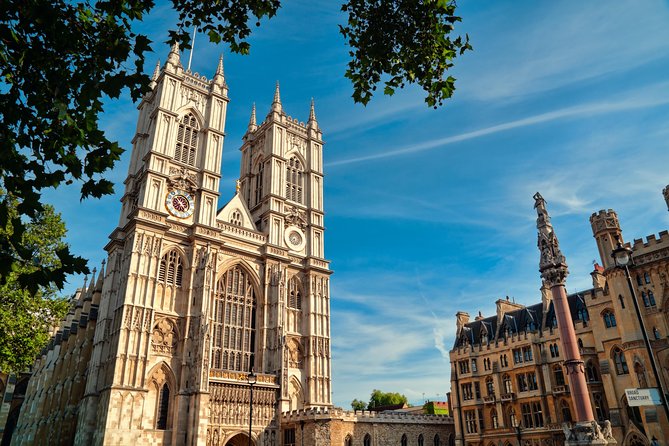 London In One Day Tour with River Cruise & London Eye Option - Thames River Cruise to Westminster Pier: A Calmer, Scenic Reset