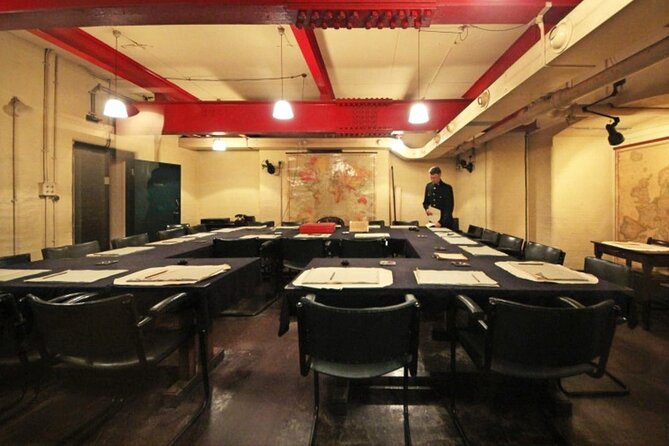 London in WW2 Walking Tour with Churchill War Rooms Visit - Stop 6: Horse Guards Parade, the quick photo stop that feels like a bonus