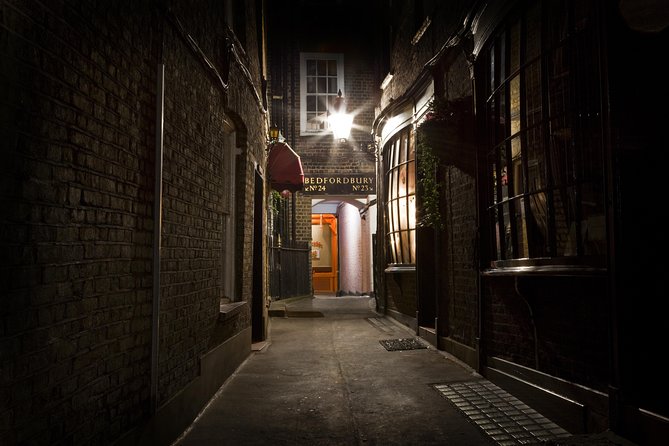 London Jack the Ripper Guided Tour with Ripper-Vision - From Whitechapel Gallery to East End streets: what the walk feels like