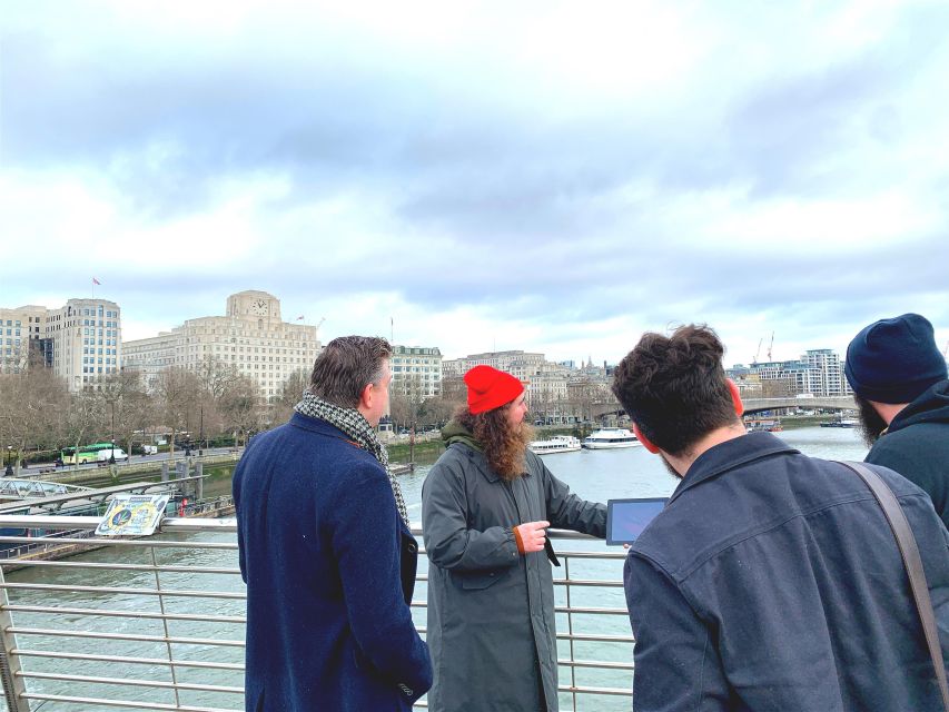 London: James Bond and Spies Walking Tour - Pall Mall and the spy-style detour: dressing like Bond in real London