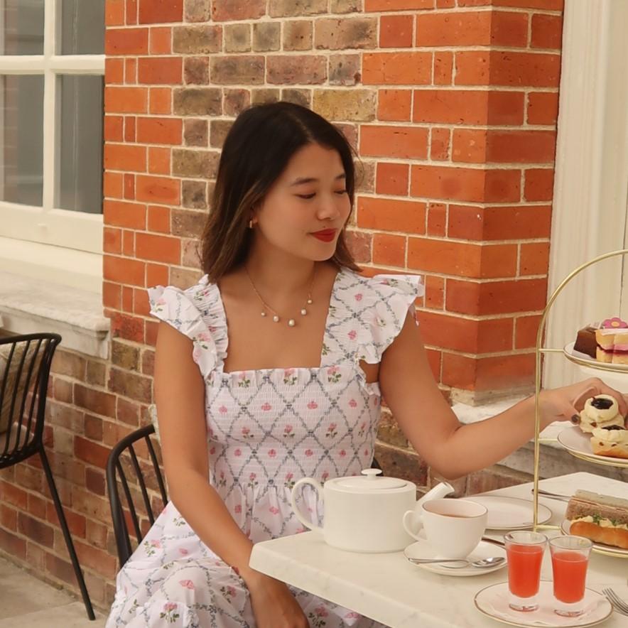 London: Kensington Palace Gardens Tour with Royal High Tea - Kensington Palace Gardens and the Orangery Tea, in One Easy Plan