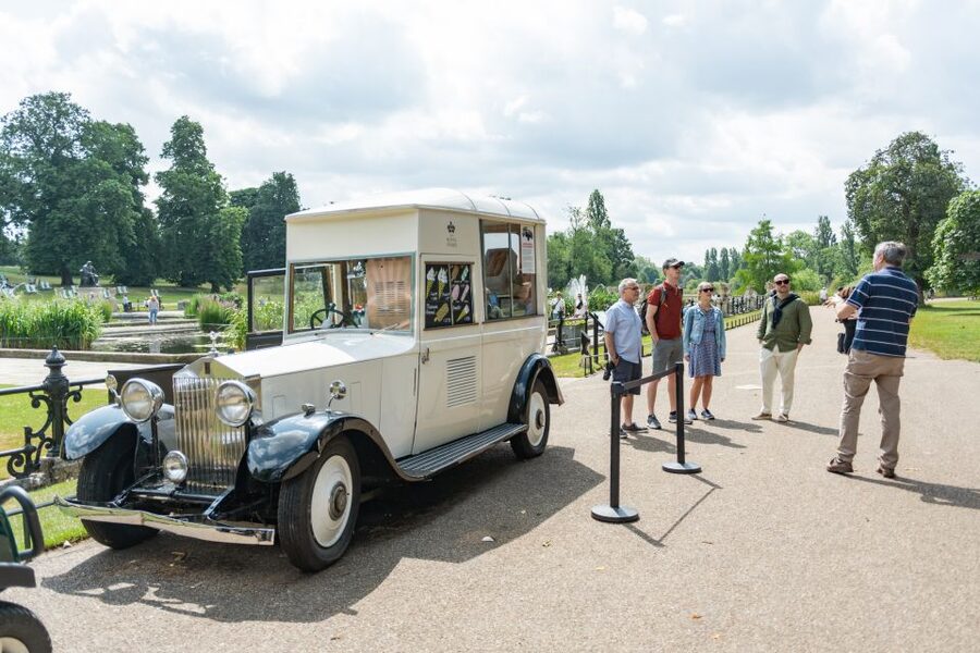 London: Kensington Palace Gardens Tour with Royal High Tea - The Garden Walk: Water Features, Formal Beds, and the Sunken Garden