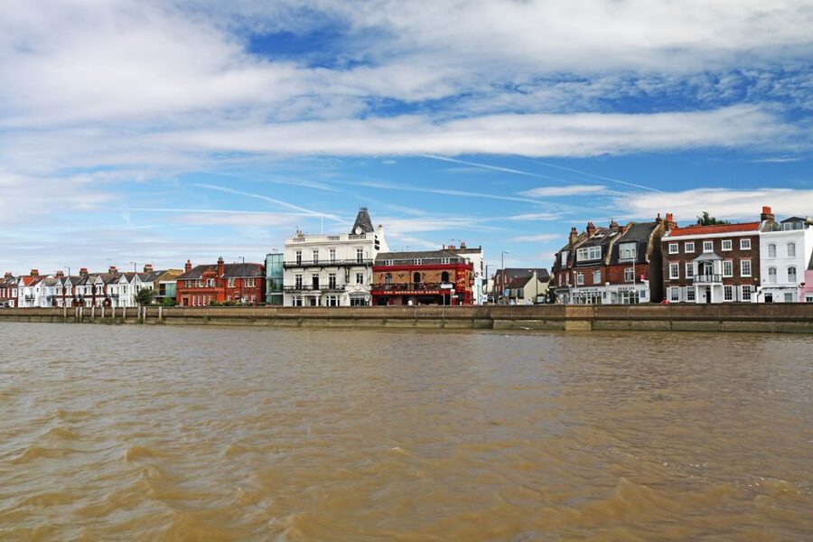 London: Kew to Westminster River Thames Cruise - Why the Thames Kew-to-Westminster Run Feels Different