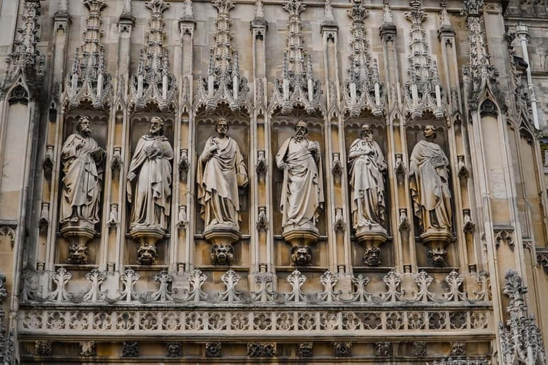 London: Lacock & The Cotswolds Harry Potter Small Group Tour - The On-Board Comfort Details That Make a Long Day Work
