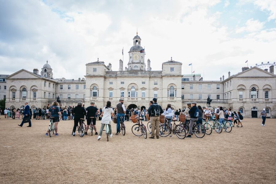 London: Landmarks & Secrets Bike Tour with Pub & Street Art - The Pashley Bike Experience: Comfort, Control, and What to Expect