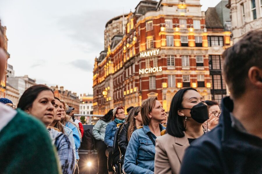 London: London by Night Sightseeing Open-Top Bus Tour - From Wellington Arch through South Kensington: classic London façades after dark