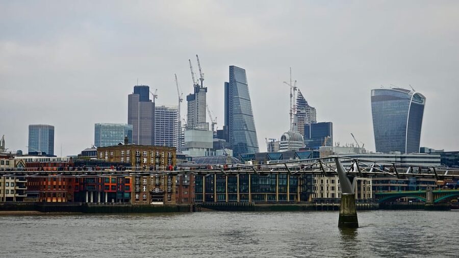 London: Modern Architecture & Building Guided Walking Tour - The Shard: How a Tall Icon Changes the Whole Area