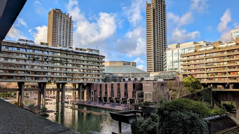 London: Modern Architecture & Building Guided Walking Tour - 70 St Mary Axe, Liverpool Street, and the Barbican: Modern City Layers