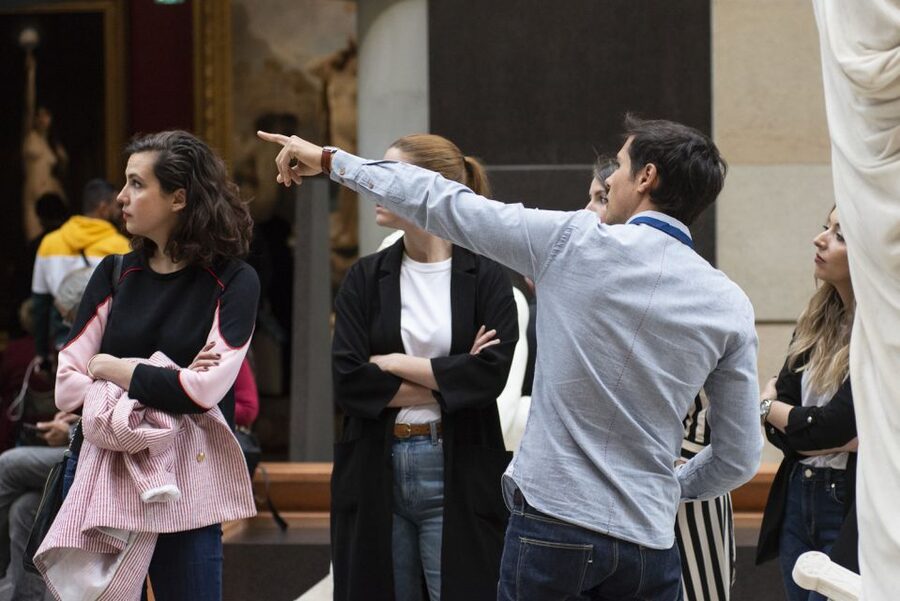 London: Natural History Museum Guided Tour - From Dinosaurs to Birds: Archaeopteryx and Sophie the Stegosaurus
