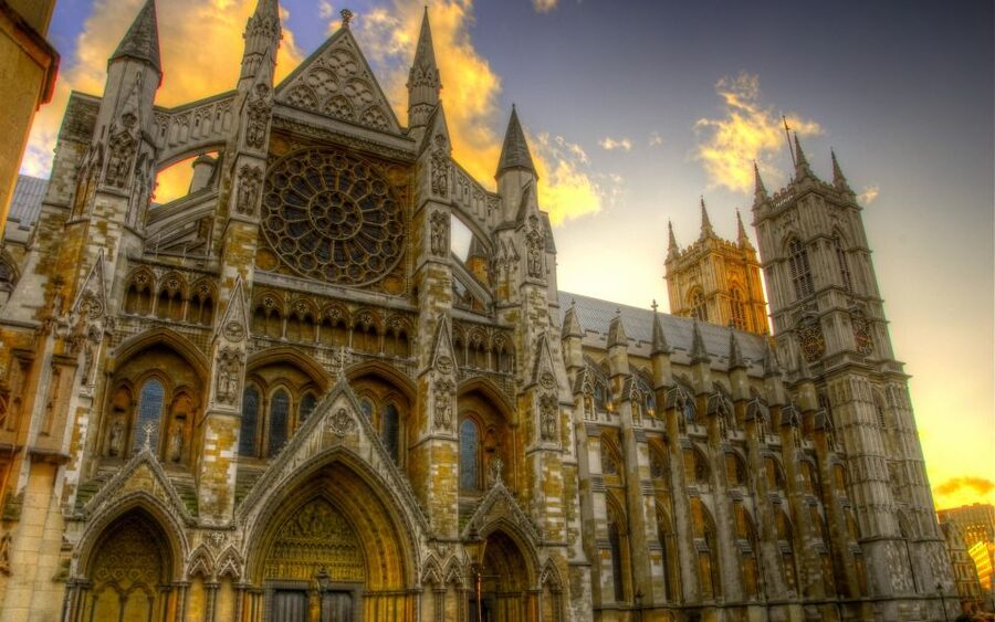 London: Palaces and Parliament Walking Tour - Price and value: is $33 for a half-day walk fair?