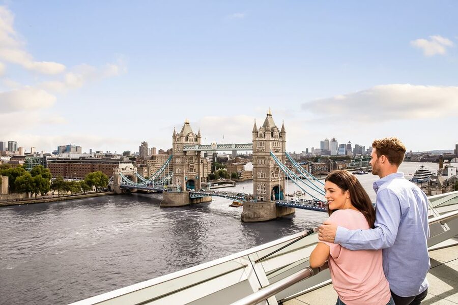 London Pass® - Save up to 50% on Tickets to 100+ Attractions - Hop-on hop-off bus plus Uber Boat: seeing the city in motion