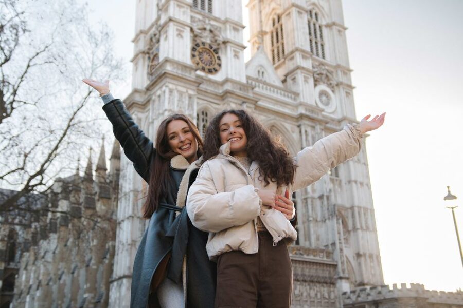 London: Private Landmark Tour with Professional Photographer - Price and group size value at $156 for up to 10