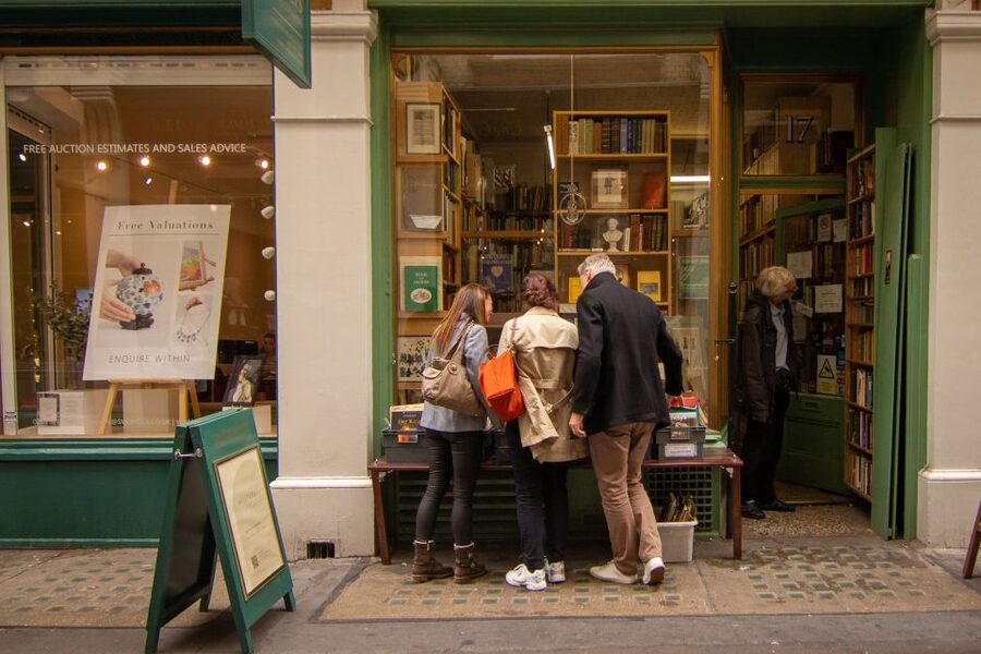 London: Private Personalized Tour with a Local Host - Designer Boutiques, Independent Music, and Food Where Locals Actually Hang Out