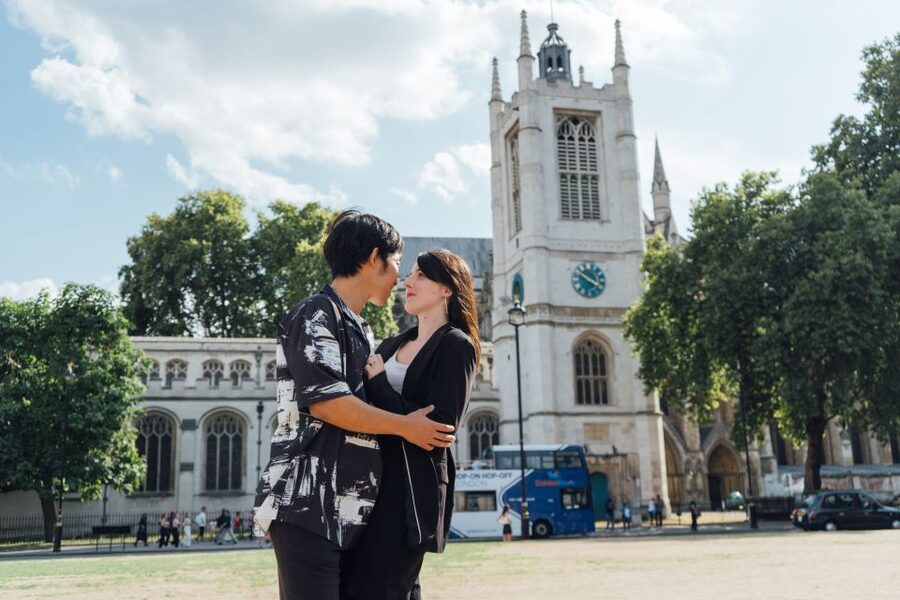 London: Private Photo Session in Westminster - Westminster Station to Westminster Abbey, with a 1-hour game plan
