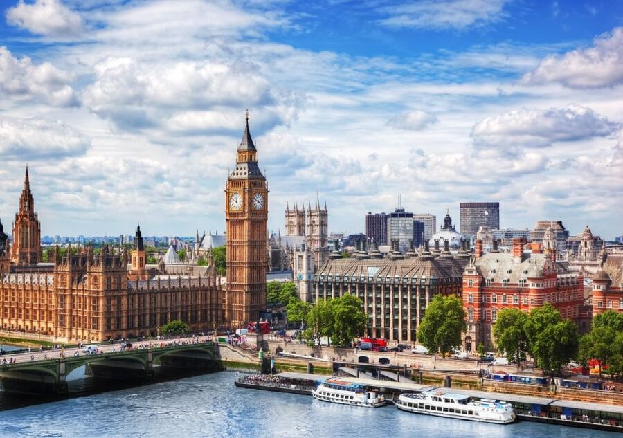 London: Private Walking Tour in Spanish - Thames Views, Somerset House, and the London Eye Finish Line
