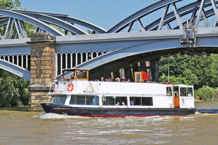 London: Richmond to Hampton Court River Thames Cruise - Getting aboard at Richmond and timing your 1.5-hour ride