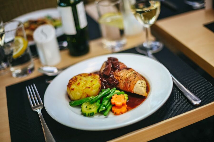 London: River Thames Dinner Cruise - Price and Value: What $94 Really Buys