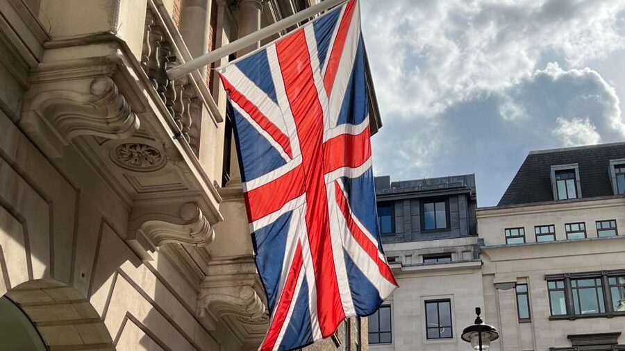 London: Royal Historic Pubs Walking Tour - Churchill’s House, WW2 Stories, and Why the Route Feels Purposeful