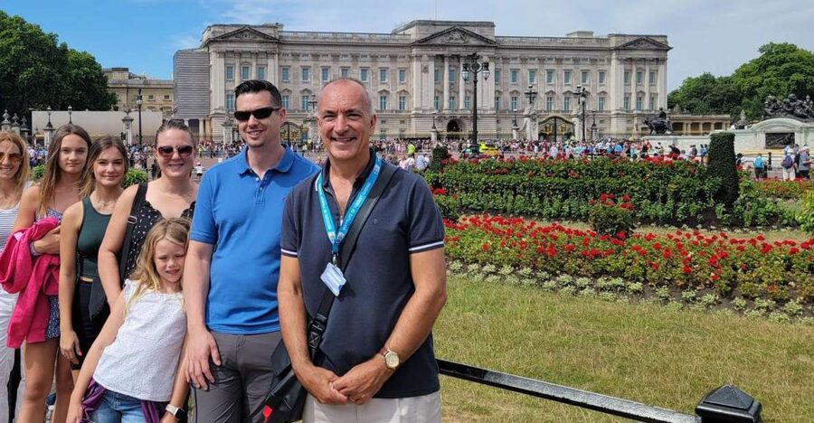 London: Royal Walking Tour and Buckingham Palace Audio Tour - Inside Buckingham Palace, using the audio guide in the State Rooms
