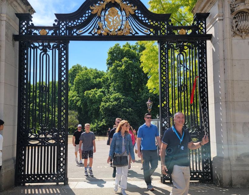 London: Royal Walking Tour and Buckingham Palace Audio Tour - Who this tour suits best (and who might want something else)