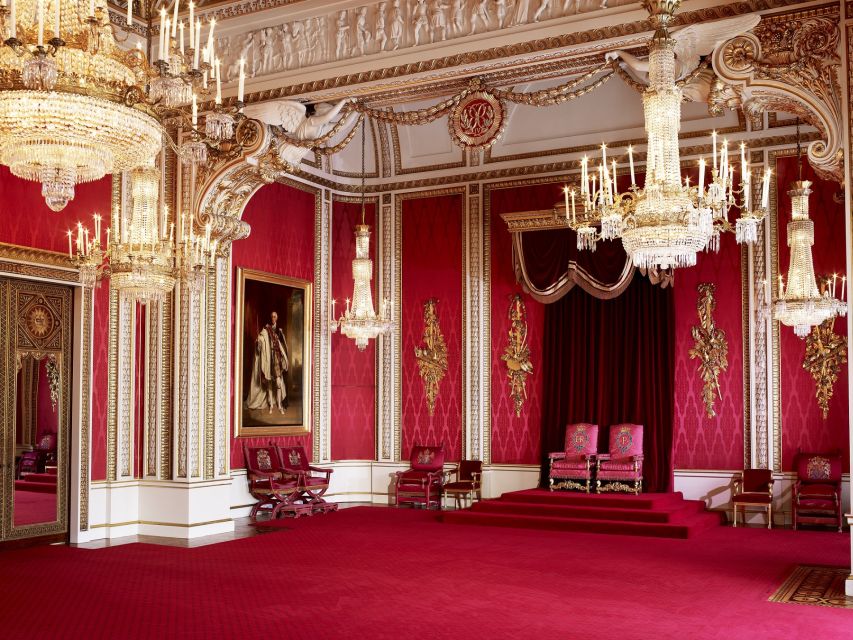 London: Royal Walking Tour and Buckingham Palace Audio Tour - Buckingham Palace skip-the-line entry, and why it matters