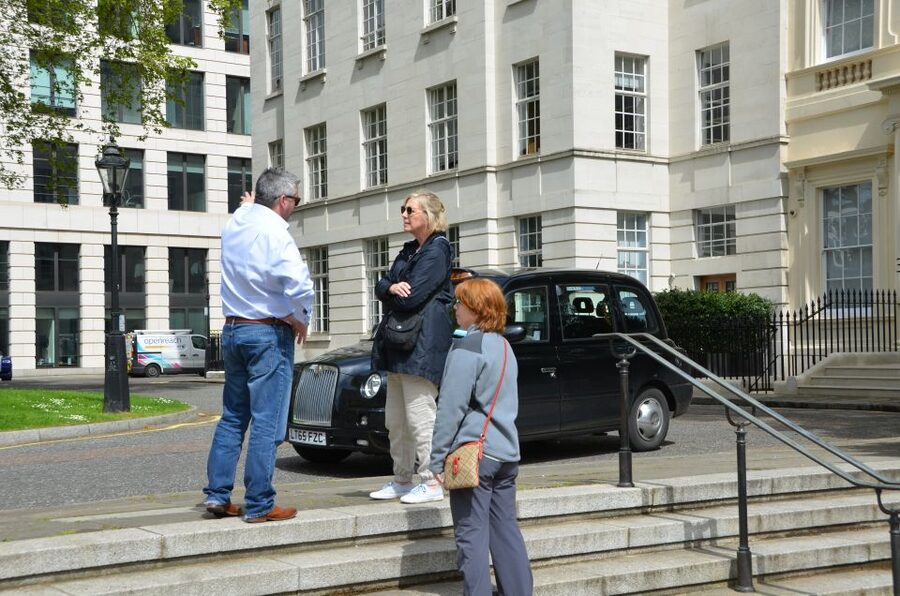 London's Hidden Treasures Tours by Black Taxi Cab - The oldest shop, London’s first drinking fountain, and other early oddities