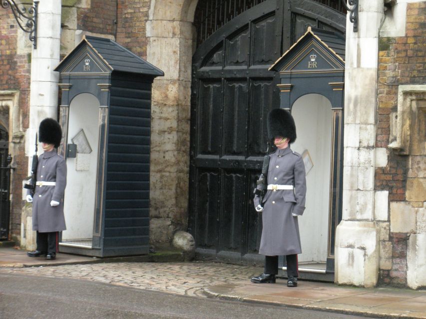 London's Hidden Treasures Tours by Black Taxi Cab - What’s included, and what you will still need to plan for