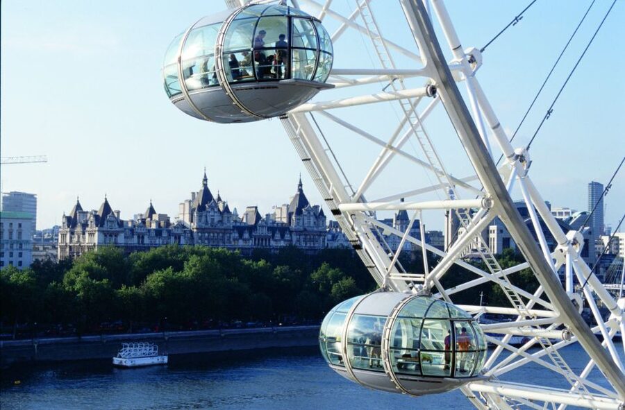 London: SEA LIFE & London Eye Combo Ticket - SEA LIFE London Aquarium: 14 themed zones over 3 floors