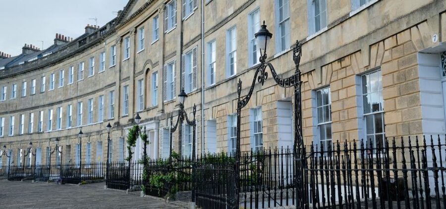 London: Self-Guided Notting Hill Walking Tour with an APP - Price and value for a $14, 2-hour audio walk