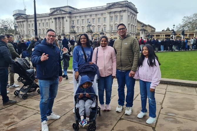 London Sightseeing Private Black Cab Tour with Hotel Pick Up - Big Ben and Westminster Abbey, the Power Center View