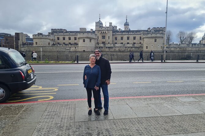 London Sightseeing Private Black Cab Tour with Hotel Pick Up - Leicester Square and Piccadilly Circus, Where London Turns Into a Film Set