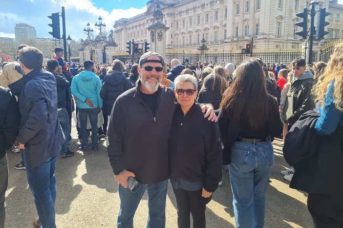 London Sightseeing Private Black Cab Tour with Hotel Pick Up - Trafalgar Square, Nelson’s Column, and the Green Bridge Detail
