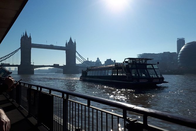 London Sightseeing Tour: Guard Change with Tower of London Option - Harrods Cream Tea Upgrade: A Classic London Ending