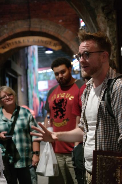 London: Small Group Harry Potter Locations Walking Tour - Meeting at Leadenhall Market, spotting the Leaky Cauldron entrance