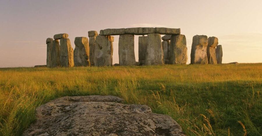 London: Stonehenge, Bath, Lacock, & Avebury Small Group Tour - From Marble Arch to Stonehenge before the crowds