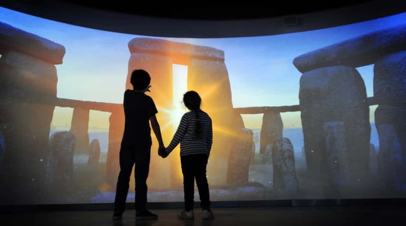 London: Stonehenge Morning or Afternoon Tour Optional Lunch - Exploring Stonehenge with a downloadable audio guide