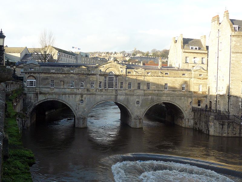 London: Stonehenge, Stratford-Upon-Avon, and Bath Day Trip - Guides and drivers: why the day feels smooth or stressful