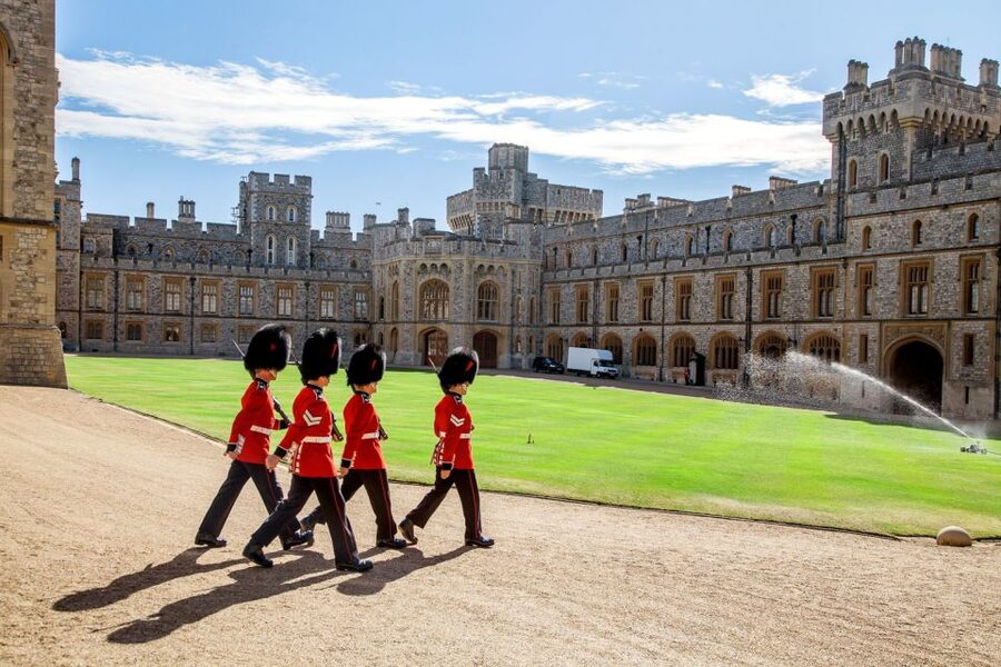 London: Stonehenge, Windsor Castle, Bath, Lacock & Pub Lunch - Key points to know before you go