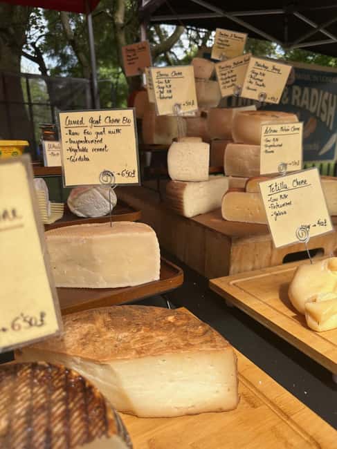 London: Sunday Markets Guided Walking Tour - Regent’s Canal: the small breath of calm in the middle of markets