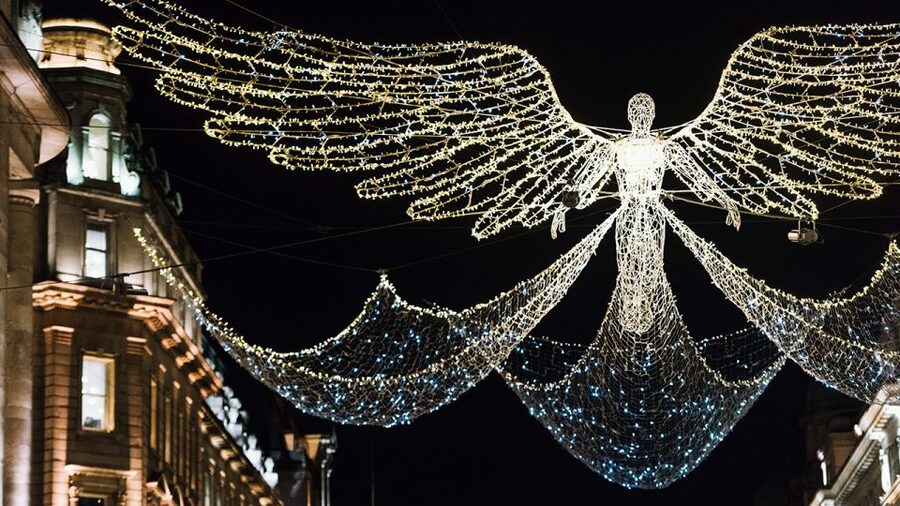 London: Tootbus Christmas Lights Tour incl walking tours - Regent Street and Piccadilly Circus: the Christmas lights sprint you came for