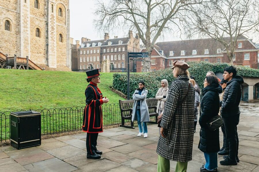 London: Tower of London Entry & Beefeater Private Audience - Stop 3: Crown Jewels Visit and What You Should Look For