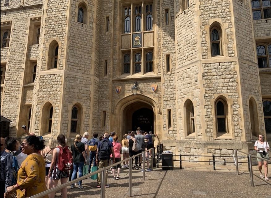 London: Tower of London Guided Tour with Boat Ride - The guided Tower walk: wards, the White Tower, and prison stories