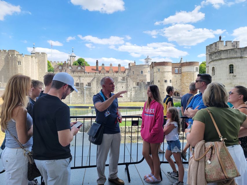 London: Tower of London Tour with Crown Jewels & Beefeaters - Where You Meet at Tower Place West, and How the Tour Starts