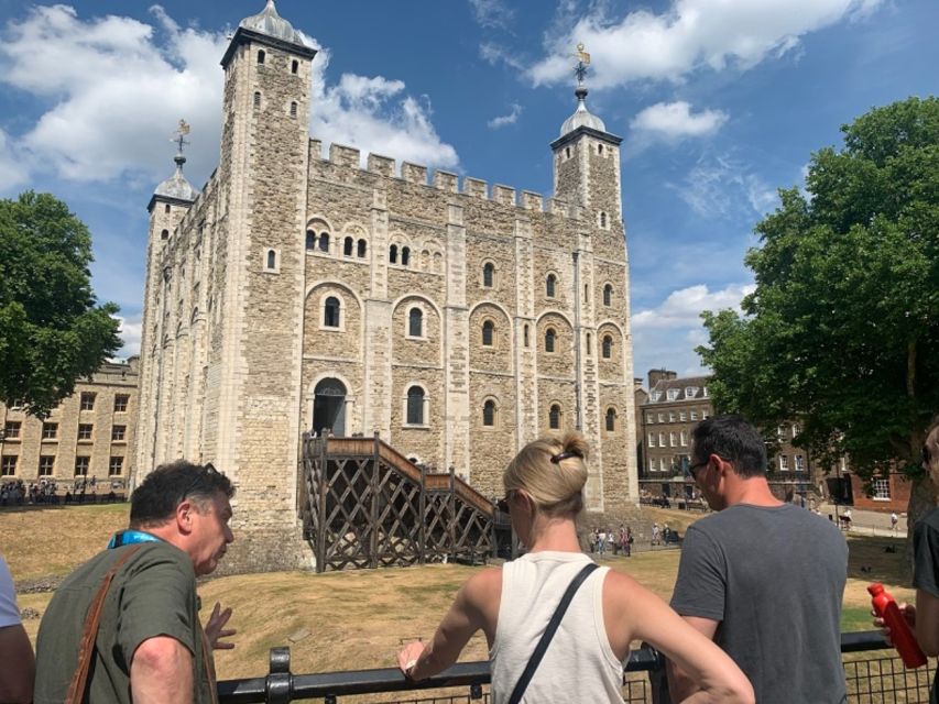London: Tower of London Tour with Crown Jewels & Beefeaters - Jewel House in 10 Minutes: Crown Jewels Facts You Will Actually Notice