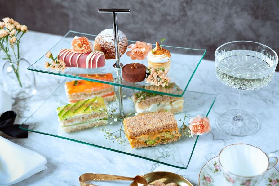 London: Traditional Afternoon Tea Tour in a Luxury Coach - The Audio Guide: How It Makes the Sights Make Sense
