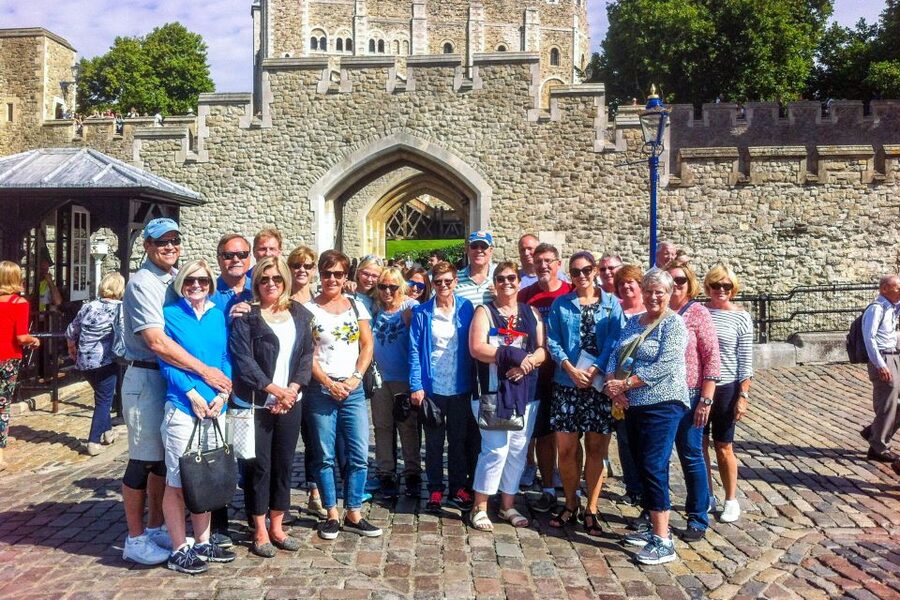 London: VIP Tower of London & Tower Bridge Early-Access Tour - Yeoman Warders opening ceremony: the moment that turns history into theater