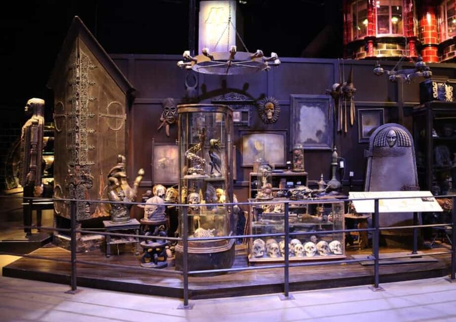 London: Warner Bros. Studio Tour with Transfers - Victoria meeting point, transfer timing, and how the day really flows